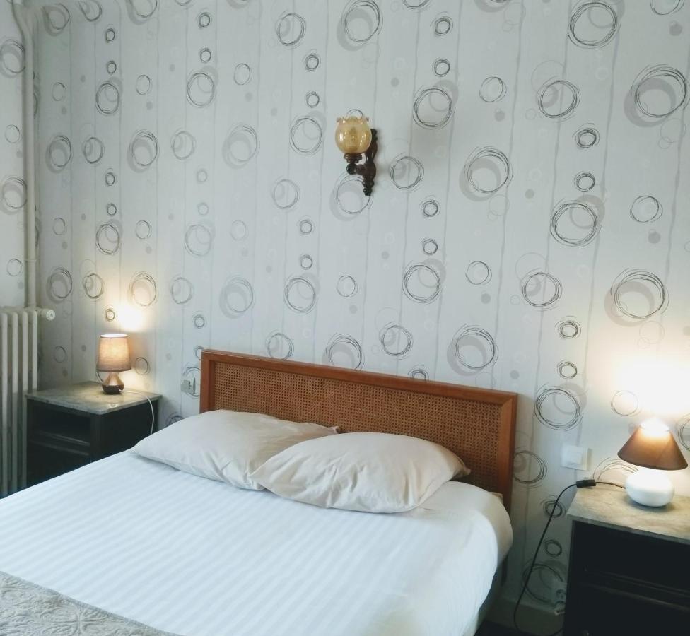 Le Soleil D'Or Hotel Vimoutiers Екстериор снимка