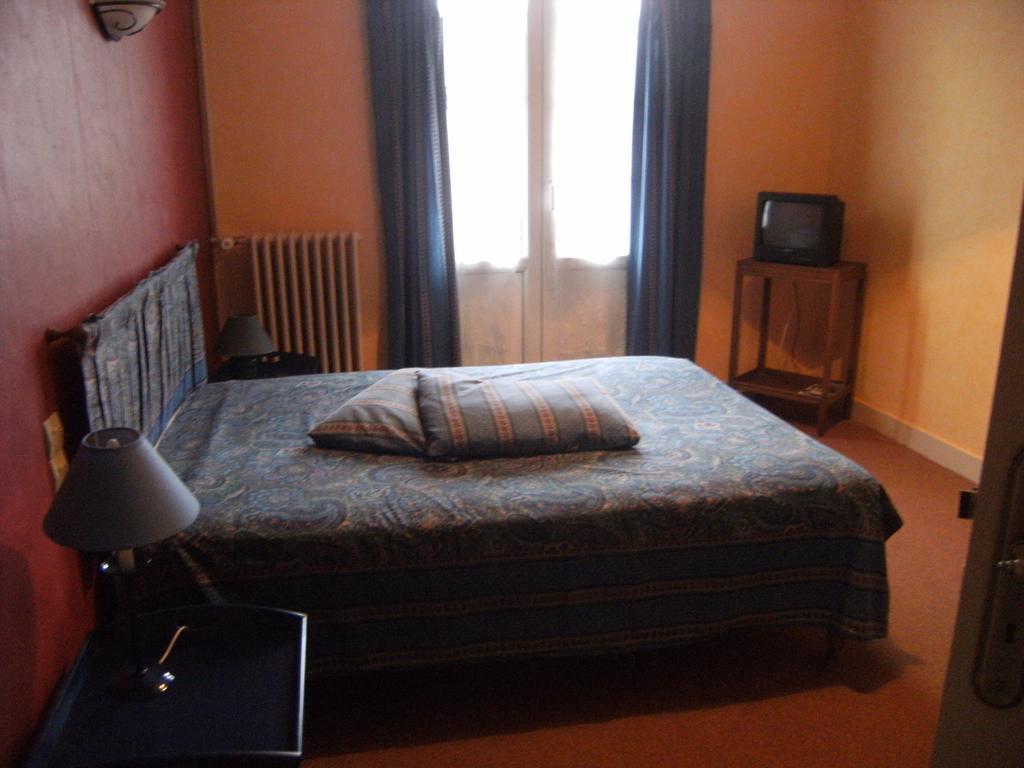 Le Soleil D'Or Hotel Vimoutiers Екстериор снимка