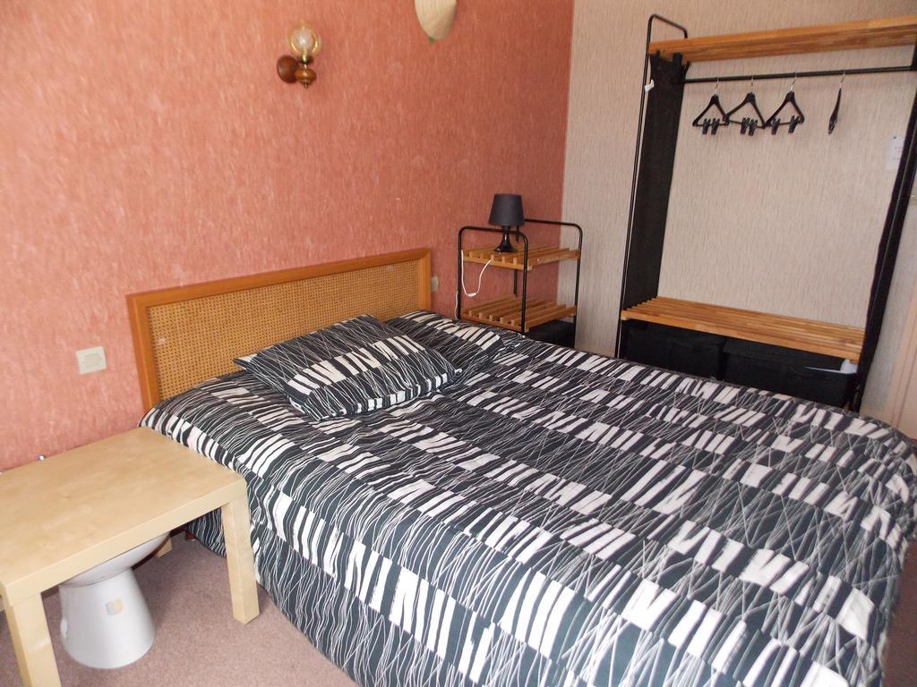 Le Soleil D'Or Hotel Vimoutiers Екстериор снимка