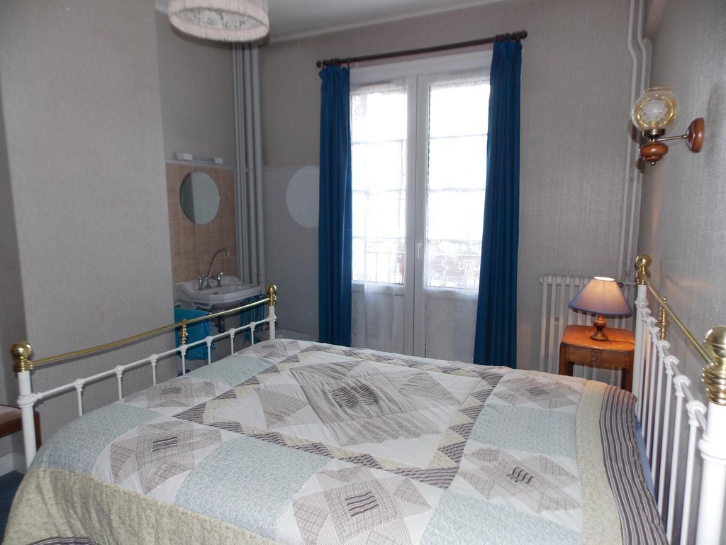 Le Soleil D'Or Hotel Vimoutiers Екстериор снимка