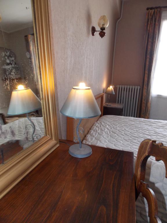 Le Soleil D'Or Hotel Vimoutiers Екстериор снимка